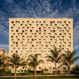 Hotel B *****